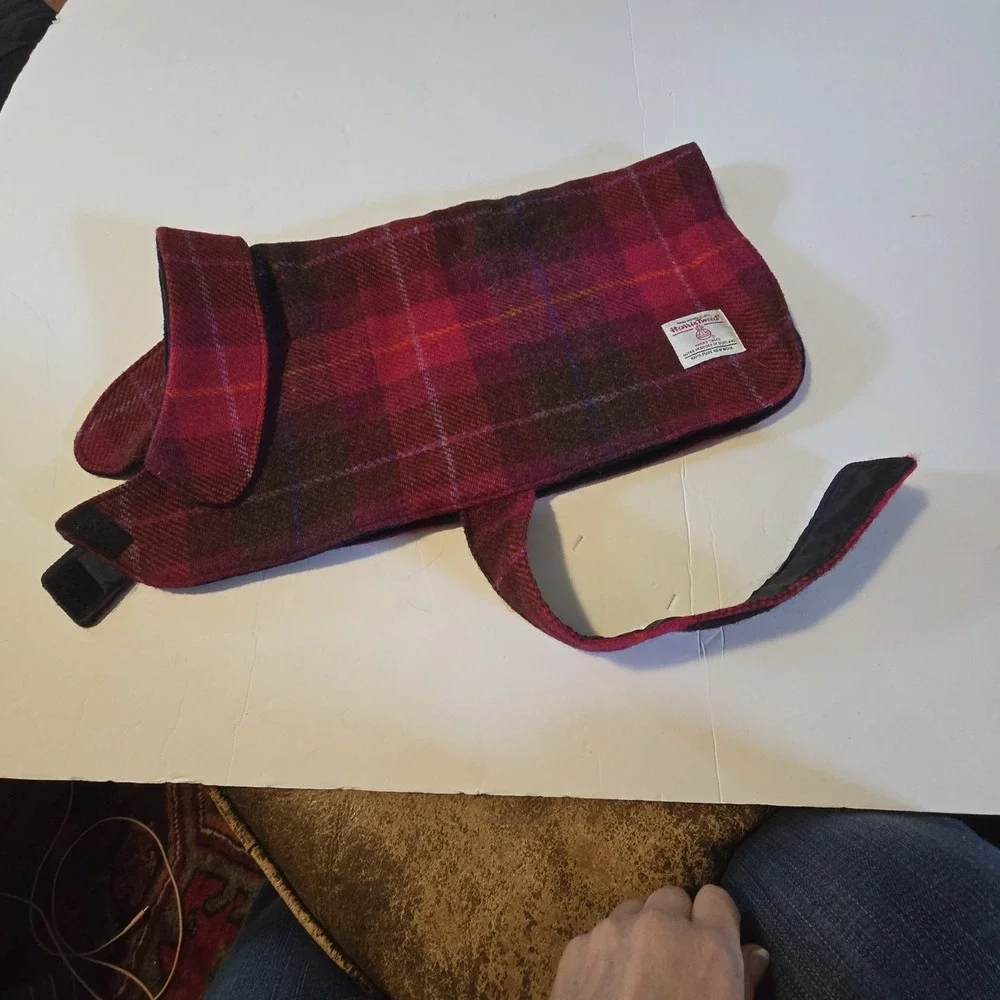 Eliz Scott Harris Tweed‎ Dog Coat Plaid Size 4 LG Magenta Deep Pink Red Scotland